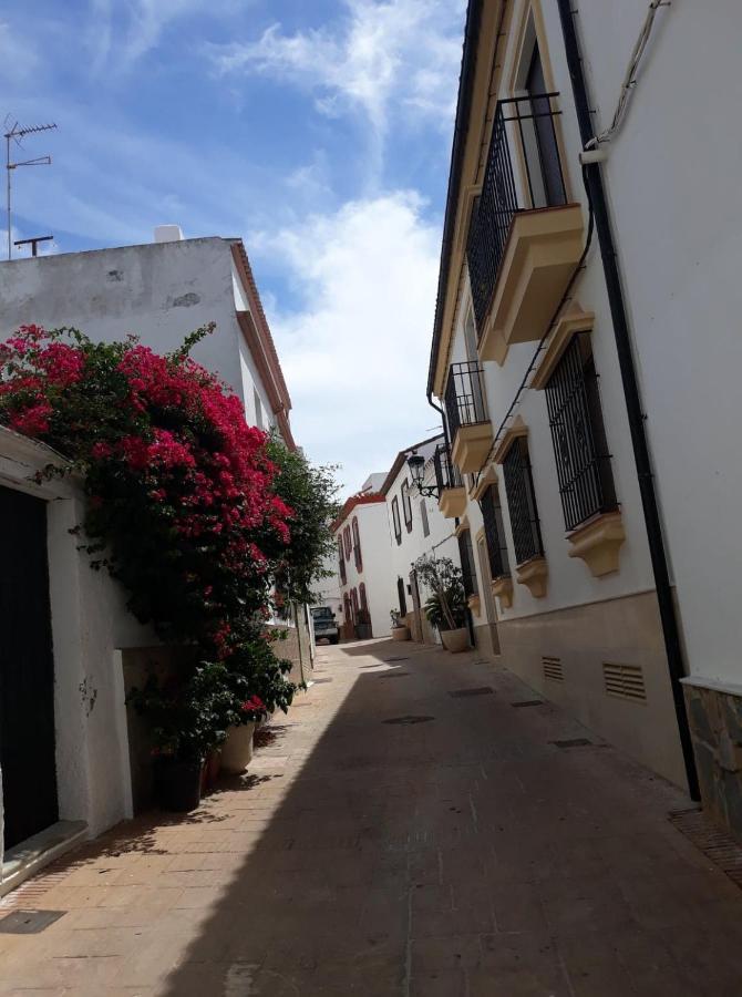 Beautiful Apartment In Duquesa Suites And Gardens Castillo de Sabinillas Bagian luar foto