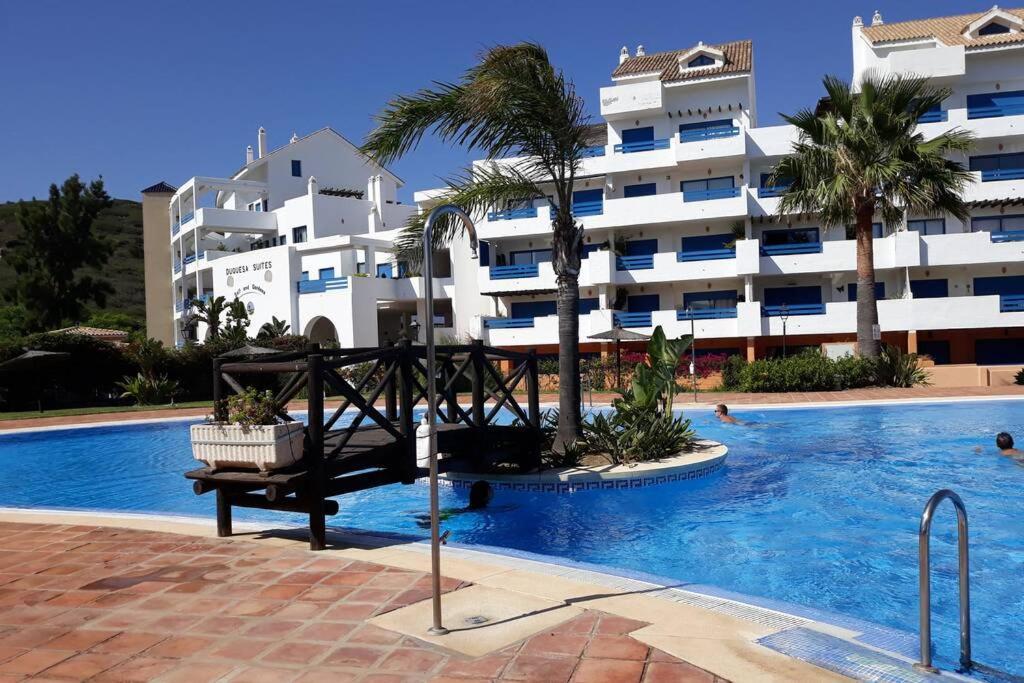 Beautiful Apartment In Duquesa Suites And Gardens Castillo de Sabinillas Bagian luar foto
