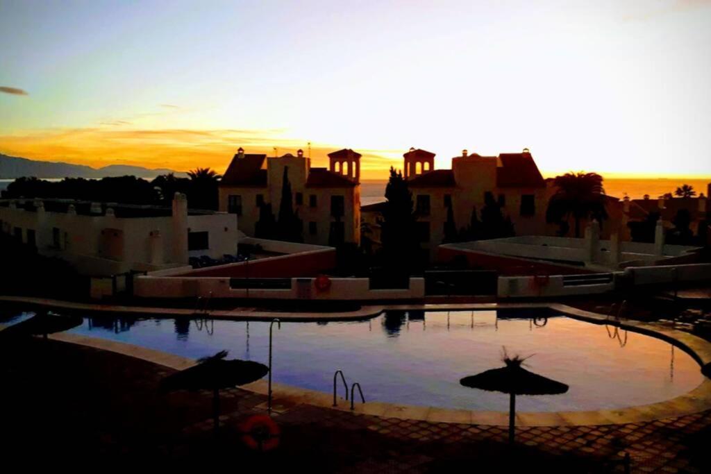 Beautiful Apartment In Duquesa Suites And Gardens Castillo de Sabinillas Bagian luar foto
