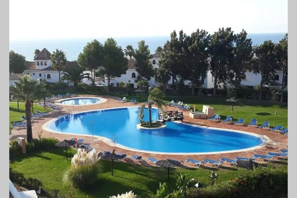 Beautiful Apartment In Duquesa Suites And Gardens Castillo de Sabinillas Bagian luar foto