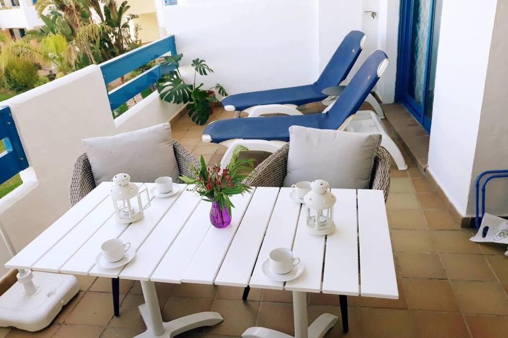 Beautiful Apartment In Duquesa Suites And Gardens Castillo de Sabinillas Bagian luar foto