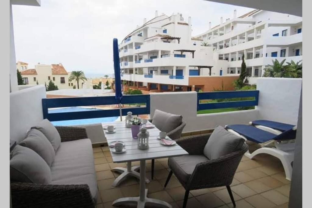 Beautiful Apartment In Duquesa Suites And Gardens Castillo de Sabinillas Bagian luar foto