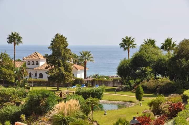 Beautiful Apartment In Duquesa Suites And Gardens Castillo de Sabinillas Bagian luar foto